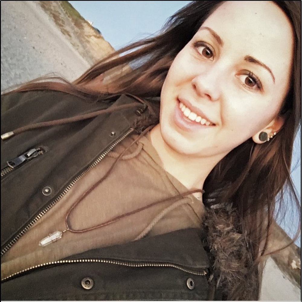 Meet your Posher, Caitlyn